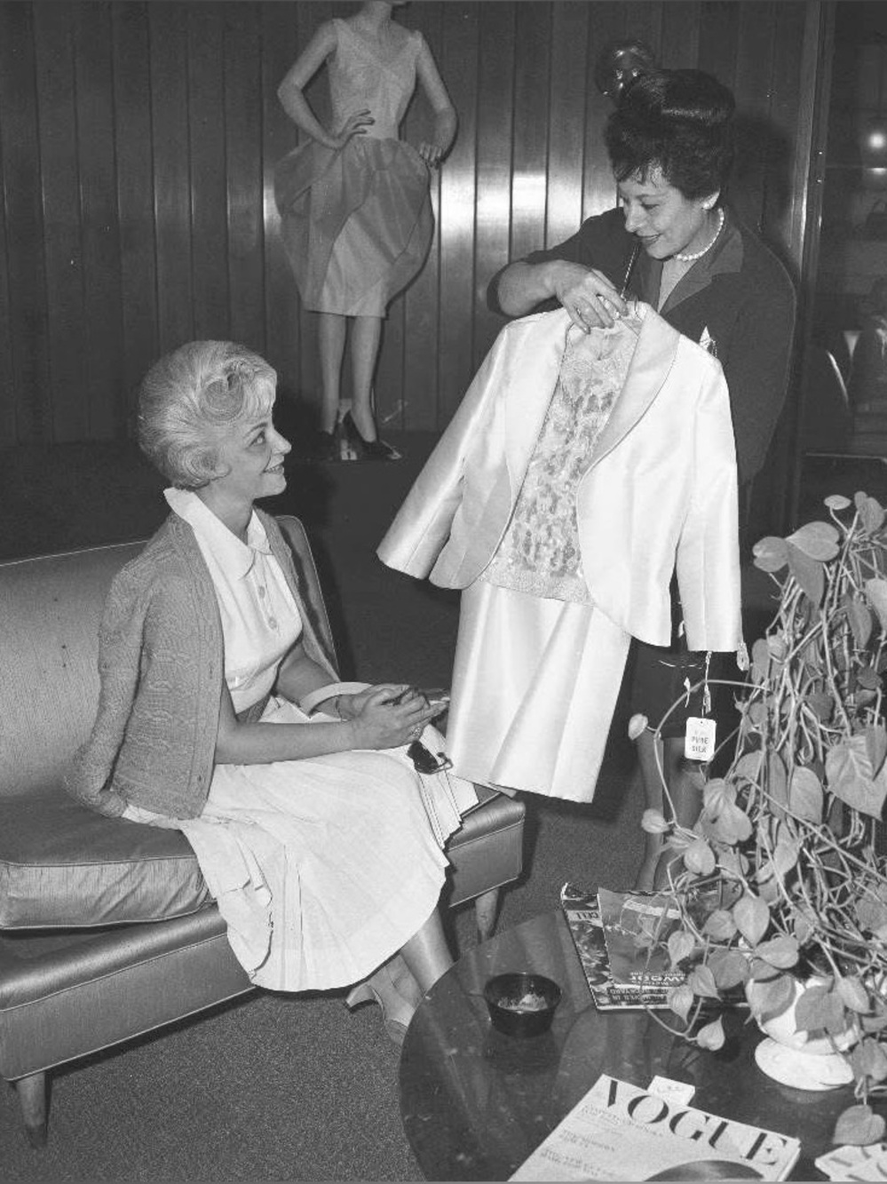 Vintage Beaded cardigan sweater from Hong Kong - Picture 13 of 13